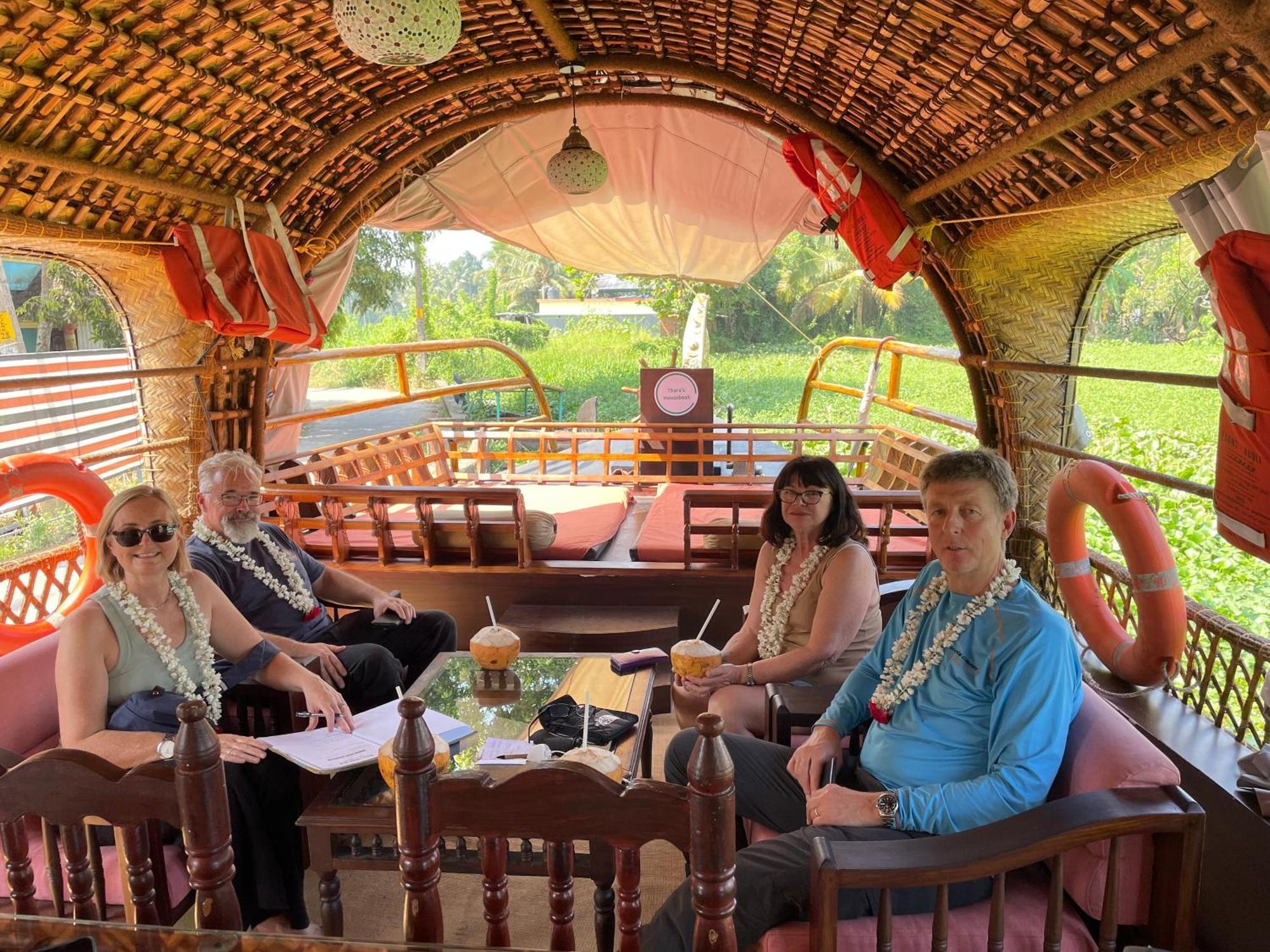 Thara'S Houseboat Hotel Alappuzha Ngoại thất bức ảnh