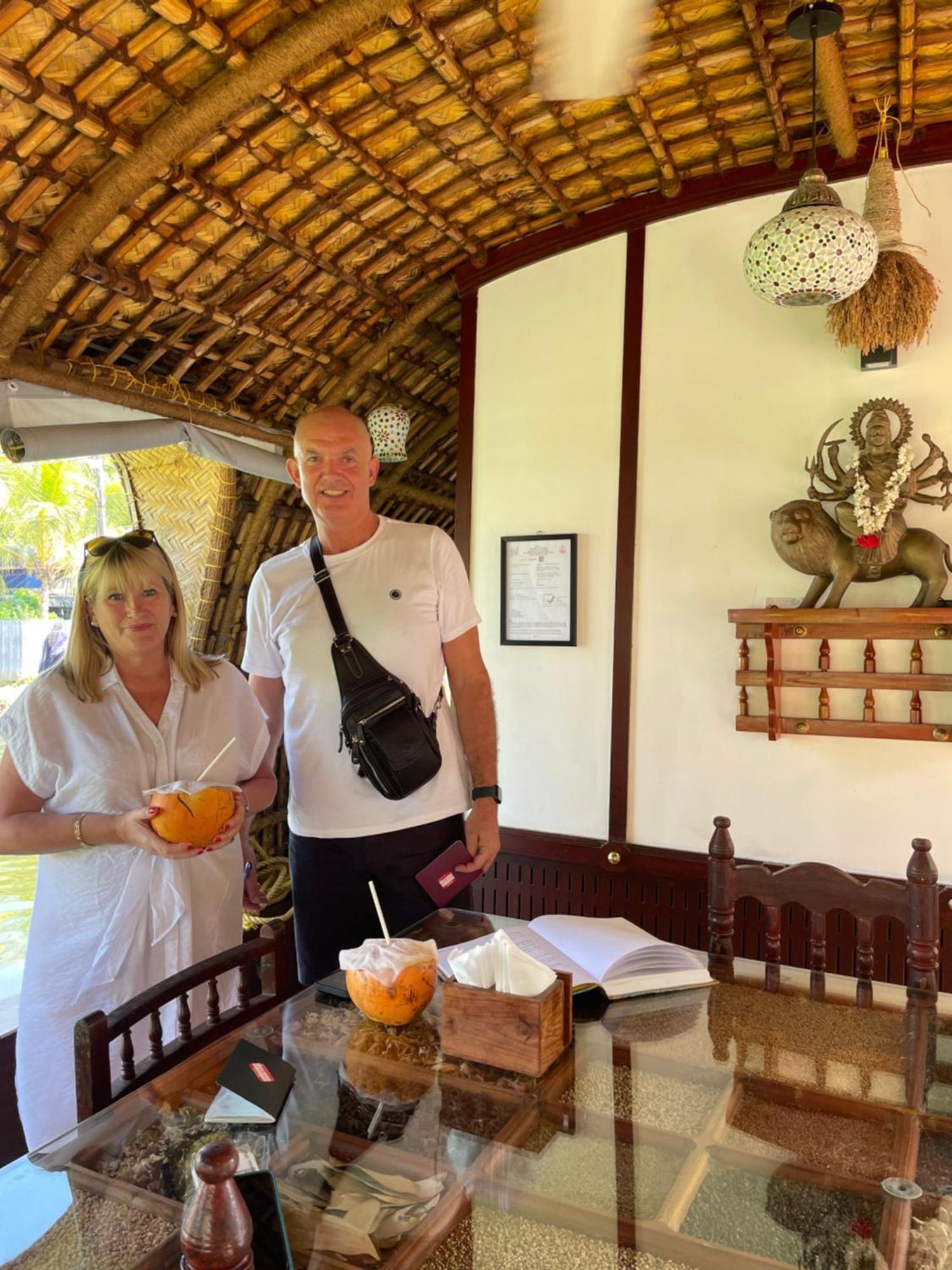Thara'S Houseboat Hotel Alappuzha Ngoại thất bức ảnh